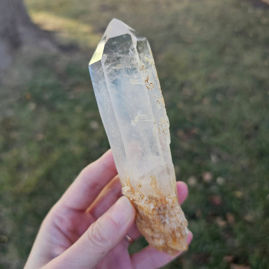 5.5 inch Colombian Golden Healer quartz point featuring rare internal Blue Smoke Cookeite inclusions and elusive Blue Mist, 170g master crystal